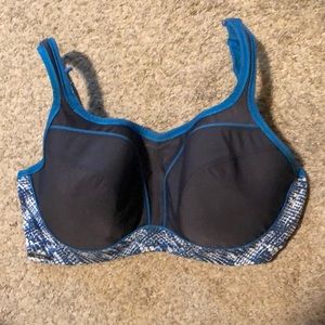 Chantelle sports bra